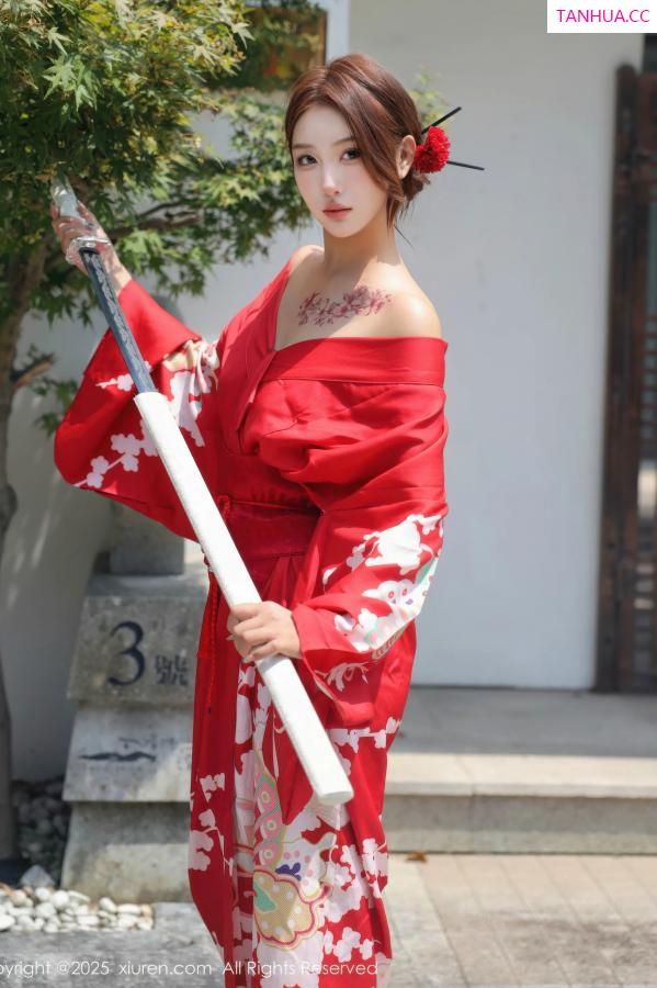   [XiuRen]高清写真图 2025.08.22 No.10683 金允希Yuki 红色和服第2张图片